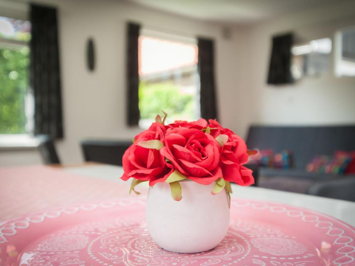Holiday Home With Covered Terrace Groet Extérieur photo